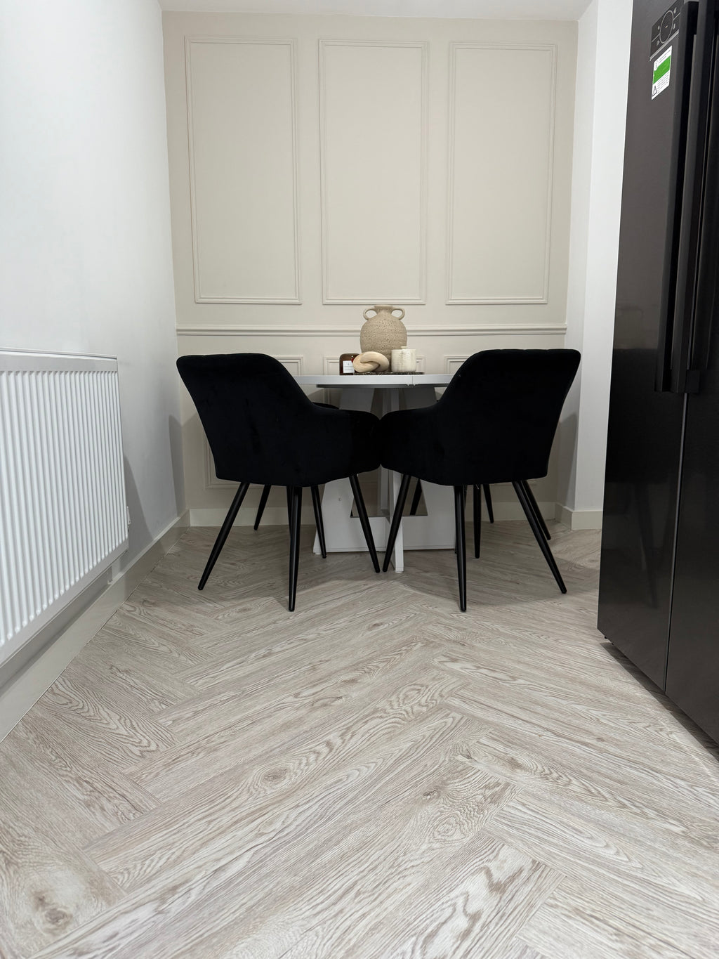 Wood grain pvc self-adhesive flooring