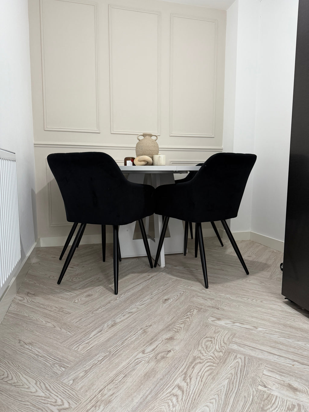 Wood grain pvc self-adhesive flooring