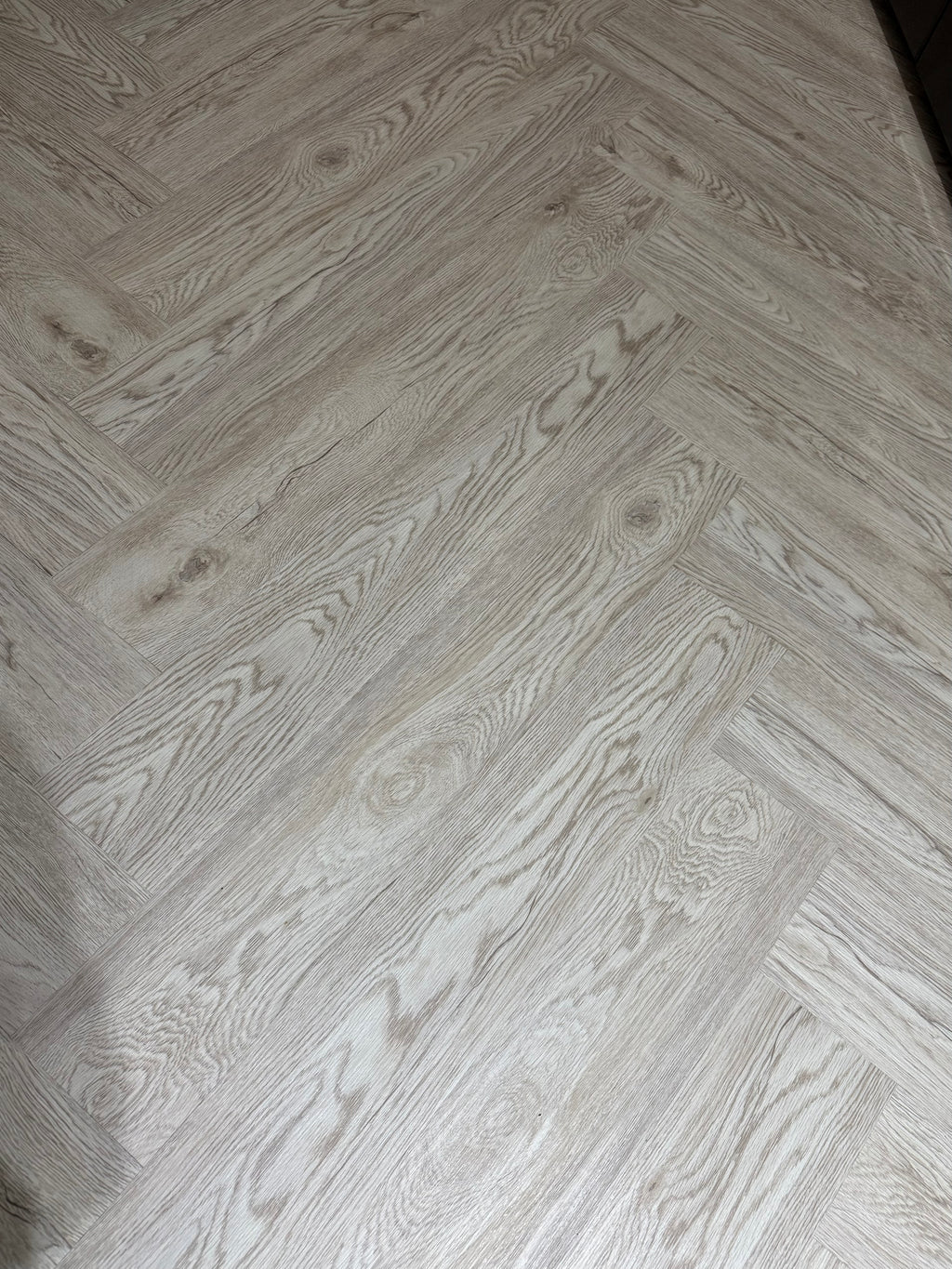 Wood grain pvc self-adhesive flooring