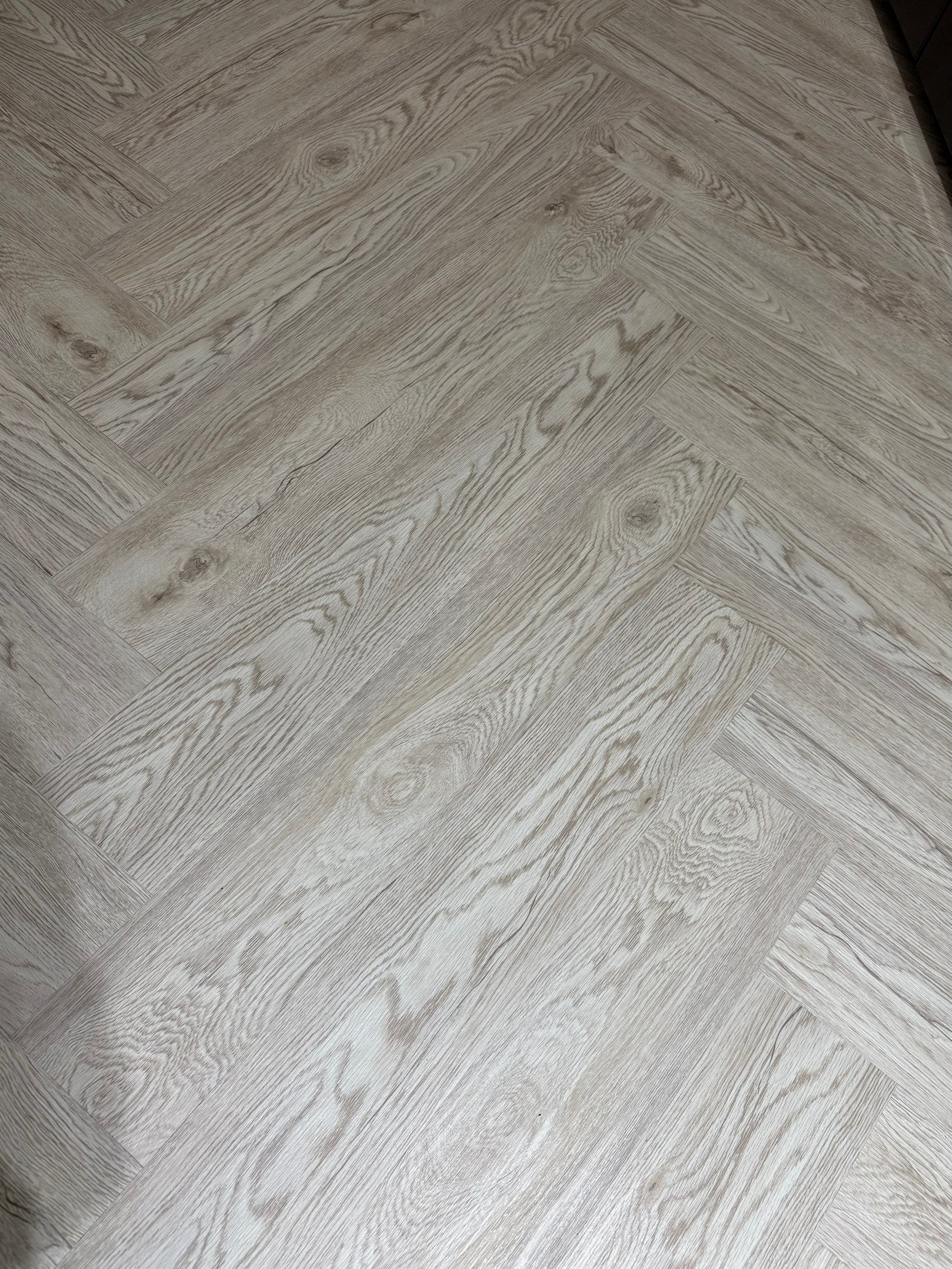 Wood grain pvc self-adhesive flooring
